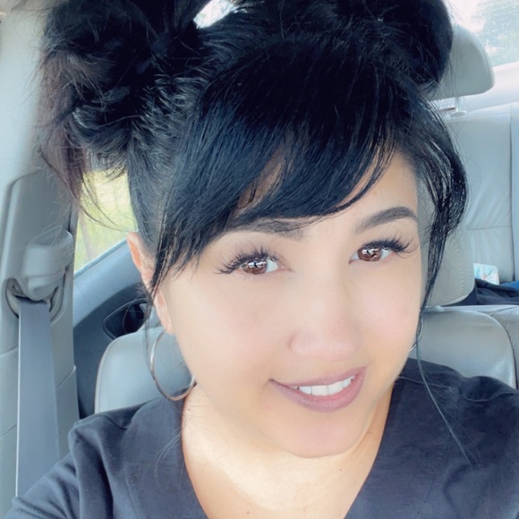 Meet your Posher, Dionne - Picture 1 of 1